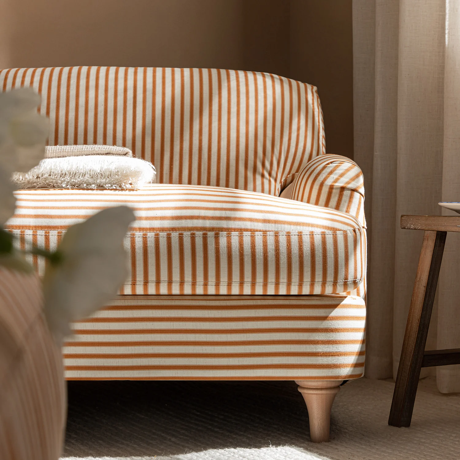 Daphnis Ochre Striped Linen Blend Sofa, 1-Seater - Image 4