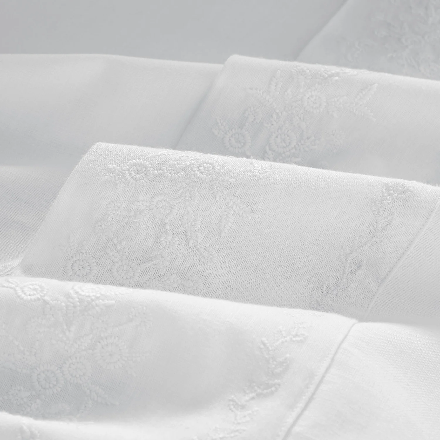 Esmeralda White Floral Embroidered Linen Blend Duvet Set - Image 9