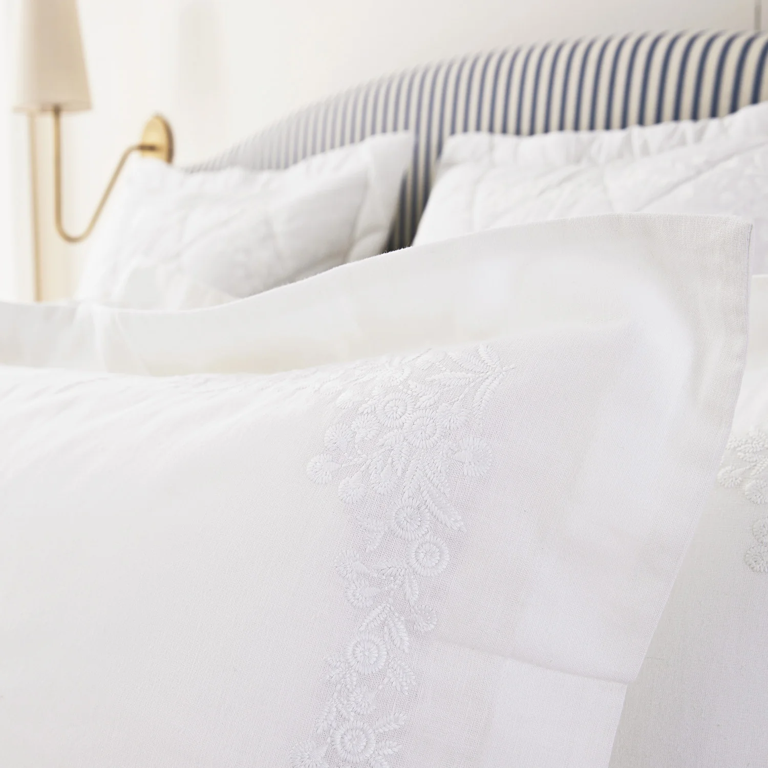 Esmeralda White Floral Embroidered Linen Blend King Size Oxford Pillowcases - Pair - Image 3