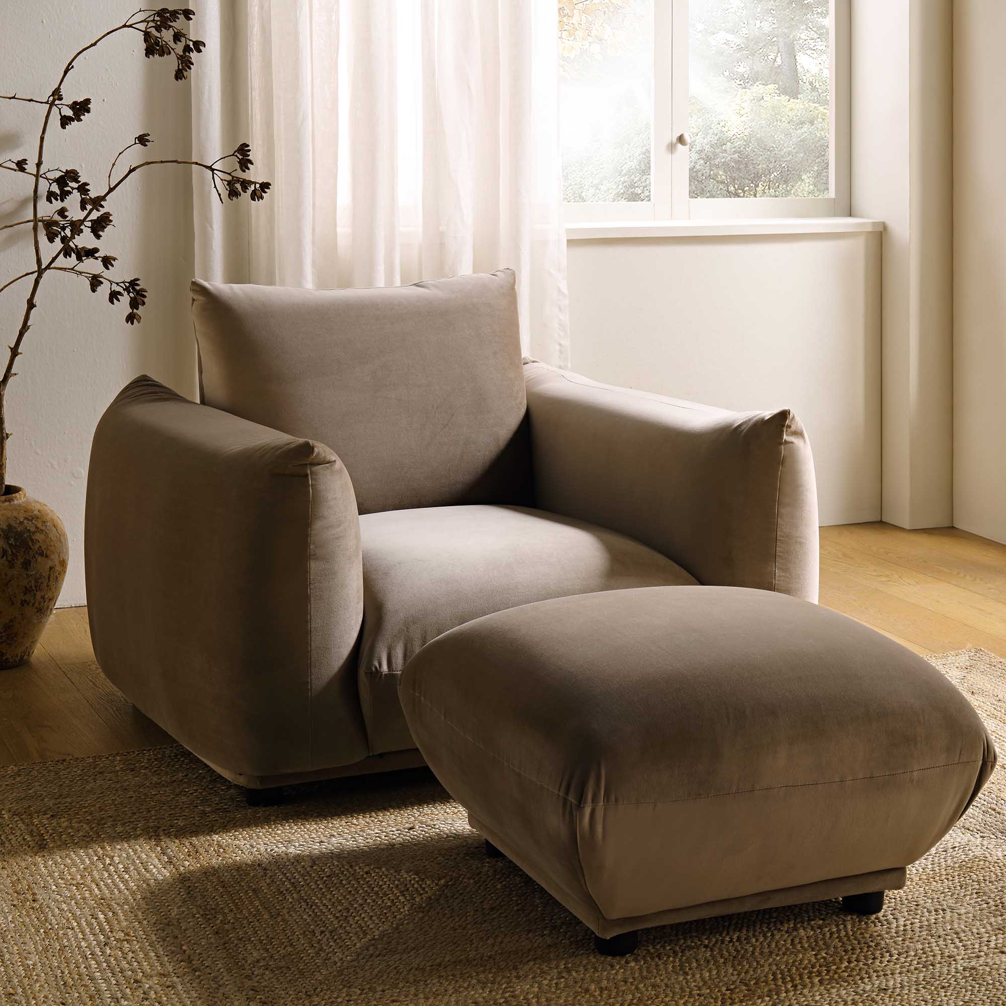 Gianni Armchair, Mink Velvet - Image 3