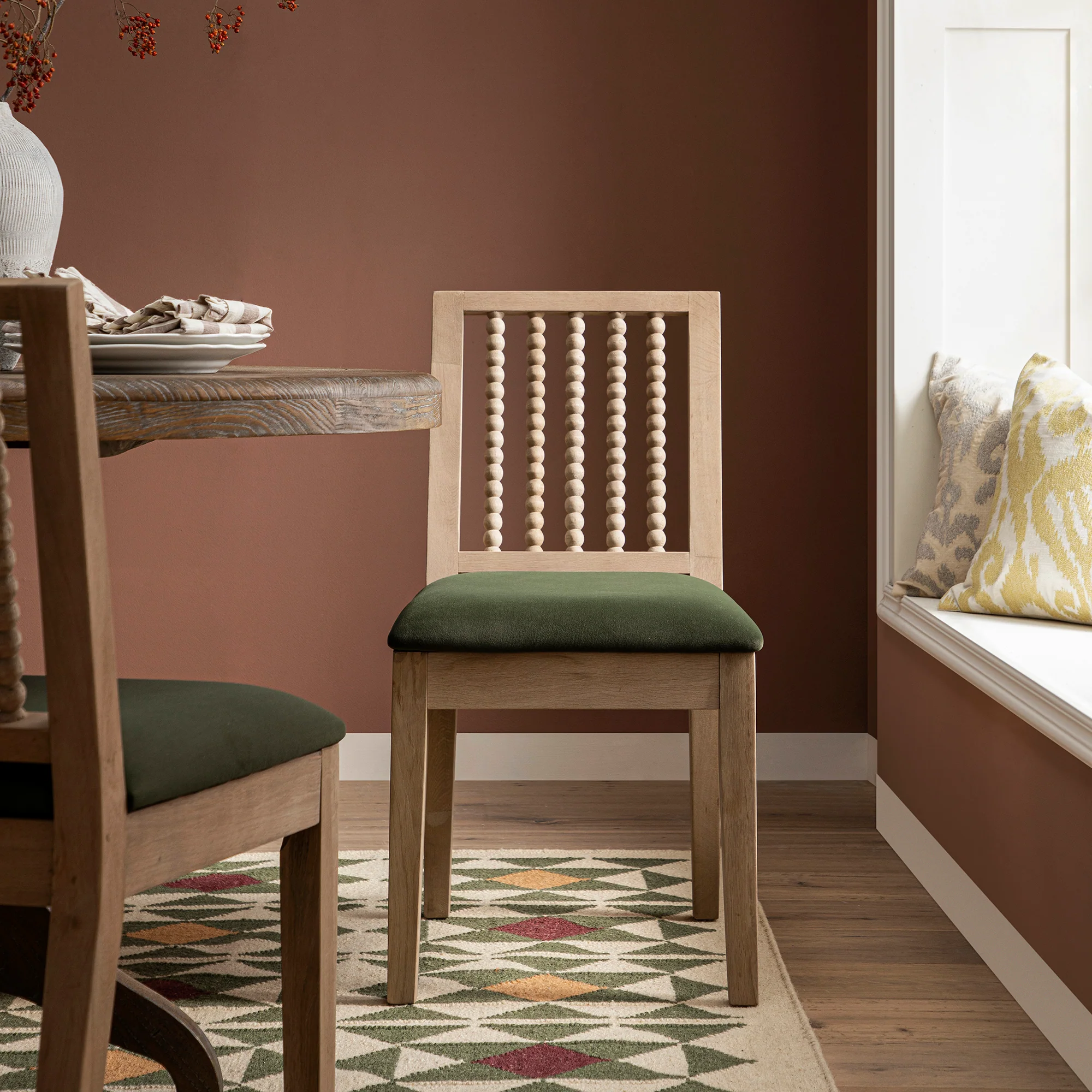 Hemingford Set of 2 Moss Green Velvet Bobbin Spindle Washed Oak Dining Chairs - Image 3