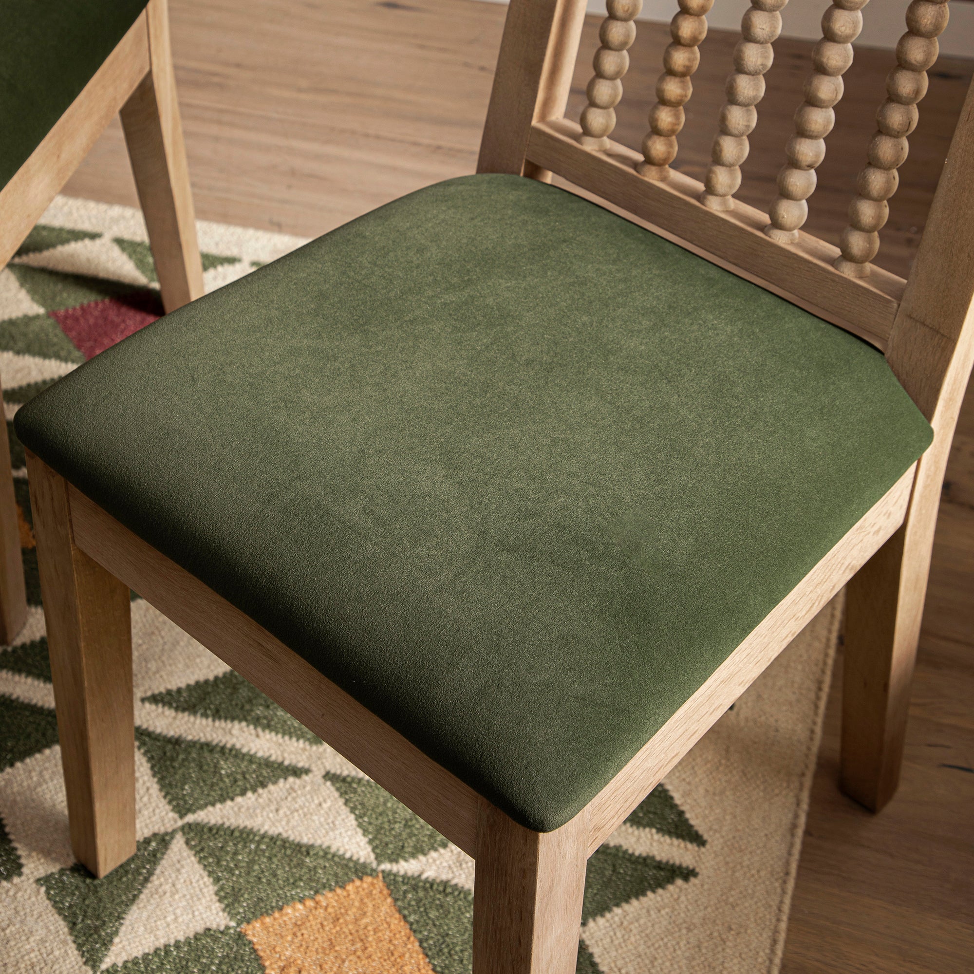 Hemingford Set of 2 Moss Green Velvet Bobbin Spindle Washed Oak Dining Chairs - Image 4