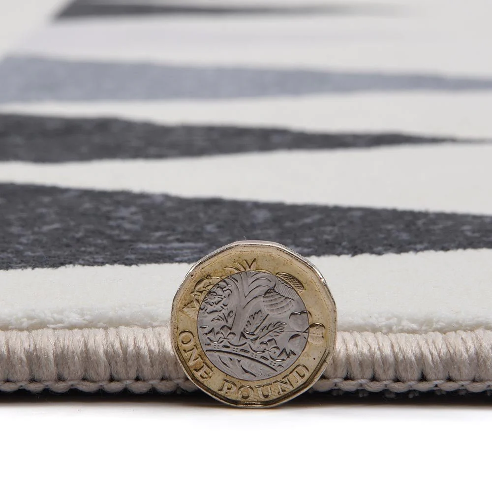 Hex Printed Rug 140 x 200 cm - Image 6