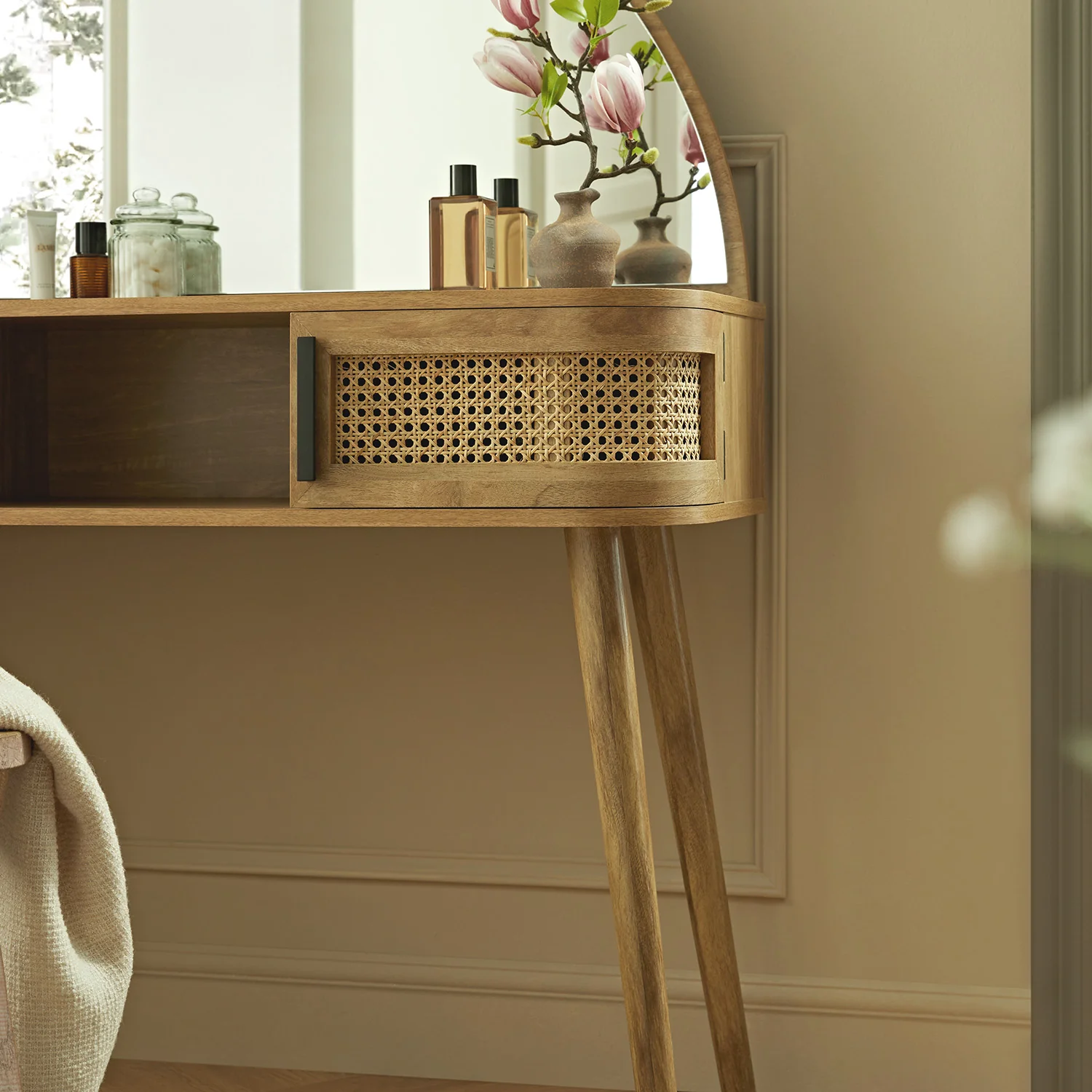 Izzy Curved Rattan Dressing Table, Natural - Image 6