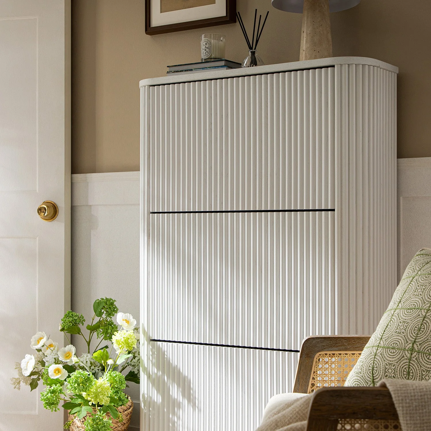 Maru 3-Door Shoe Storage Cabinet, Washed White - Image 4