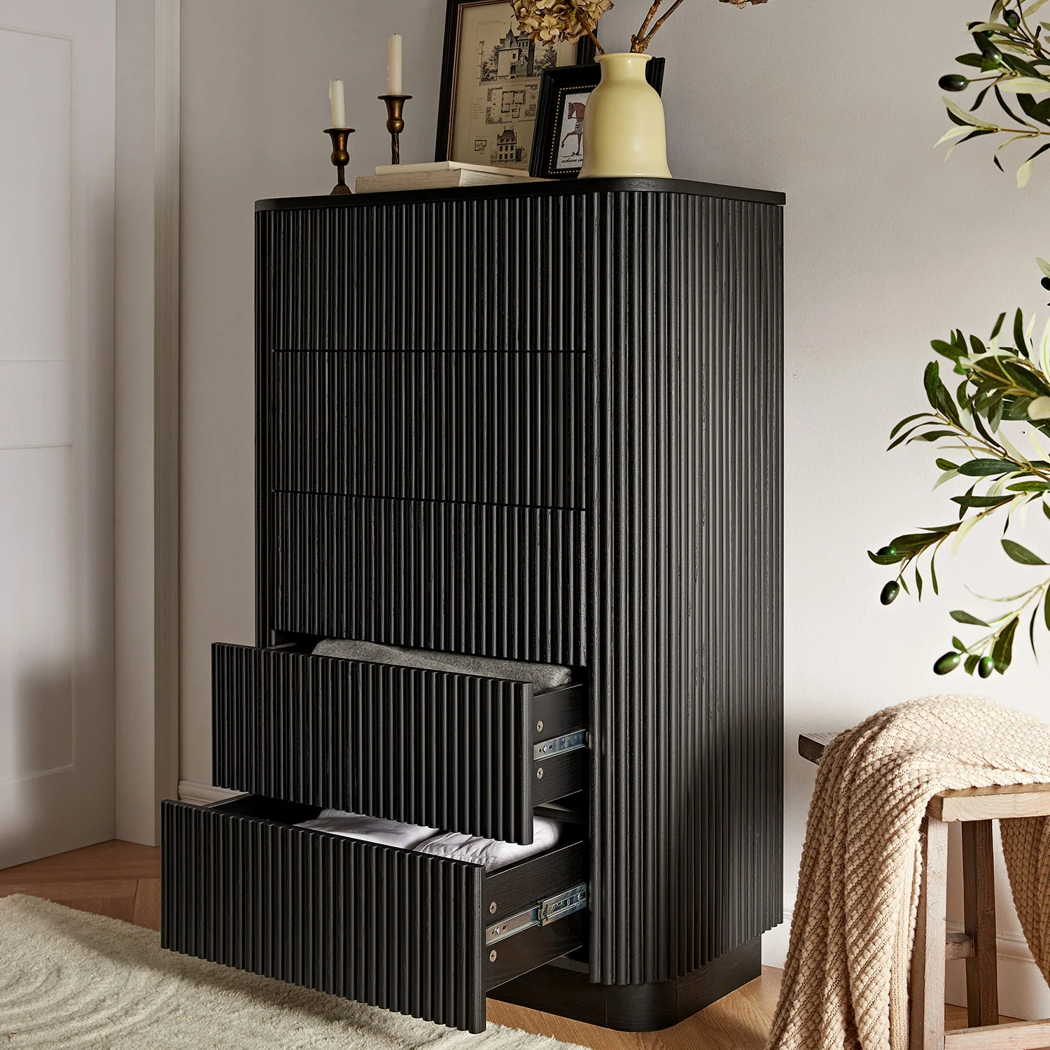 Maru Chest of 5 Drawers, Black - Image 3