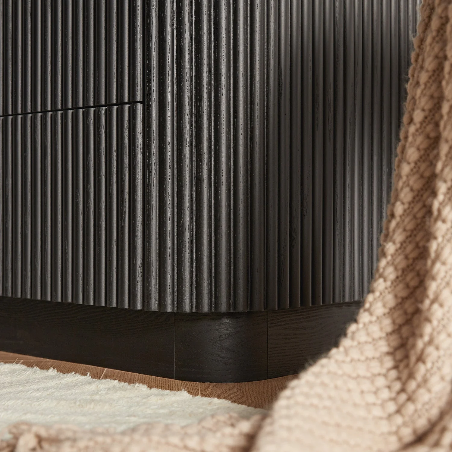 Maru Chest of 5 Drawers, Black - Image 7