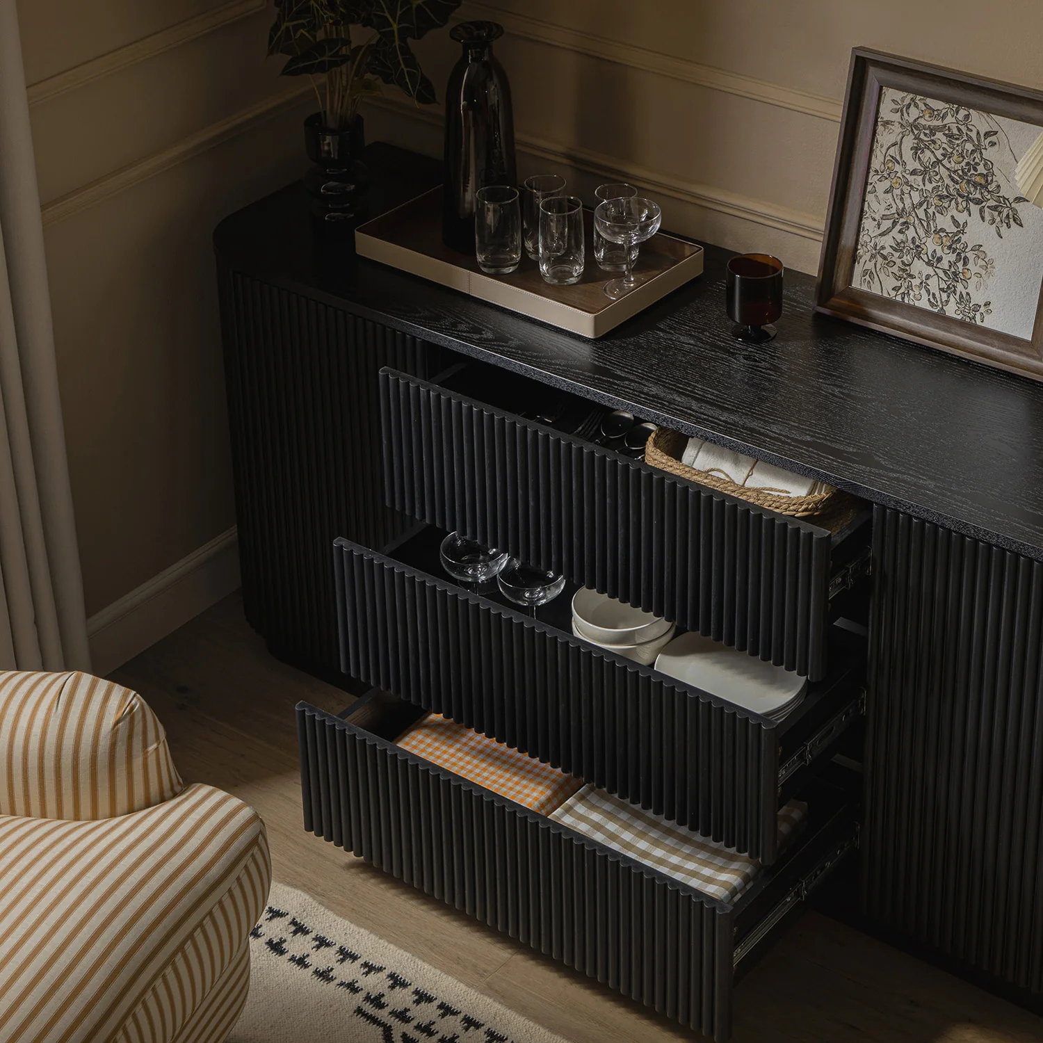 Maru Large 2-Door Sideboard with Drawers, Black - Image 4