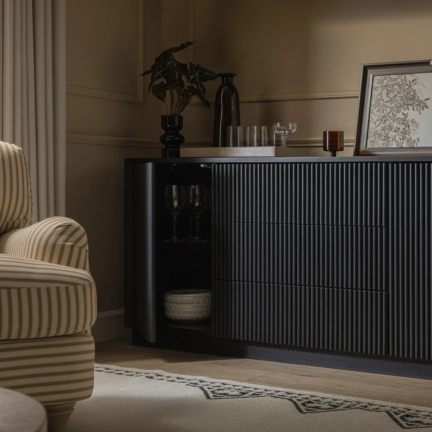 Maru Large 2-Door Sideboard with Drawers, Black - Image 6