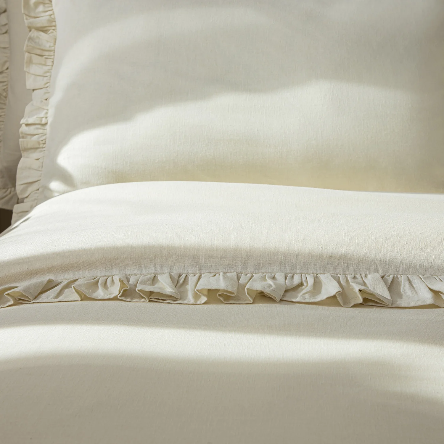 Matilda Cream Ruffle Linen Blend Duvet Set - Image 5