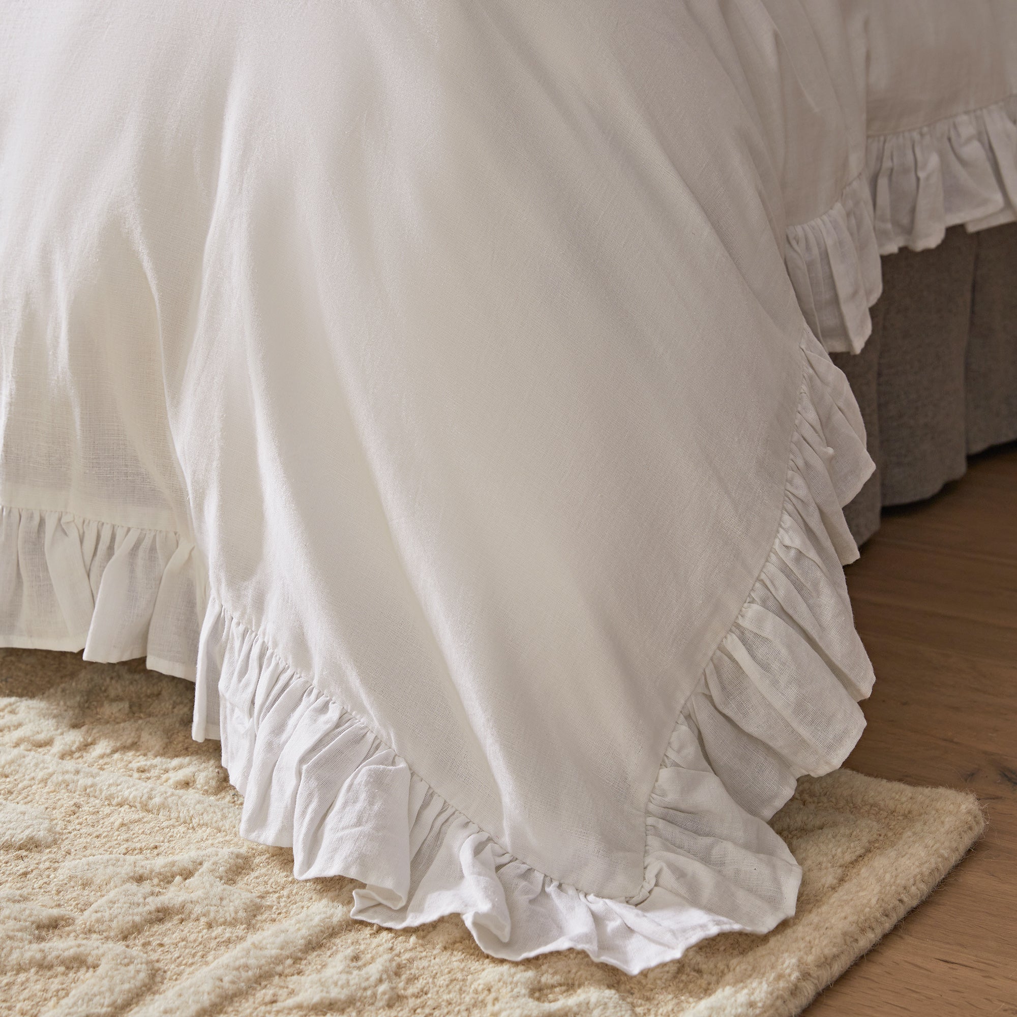 Matilda White Ruffle Linen Blend Duvet Set - Image 6