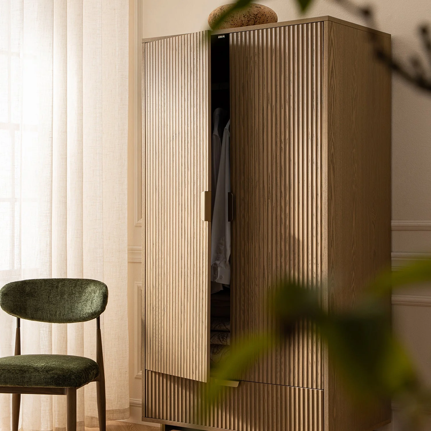 Richmond Ridged Double Wardrobe with Drawer, Light Ash - Image 4