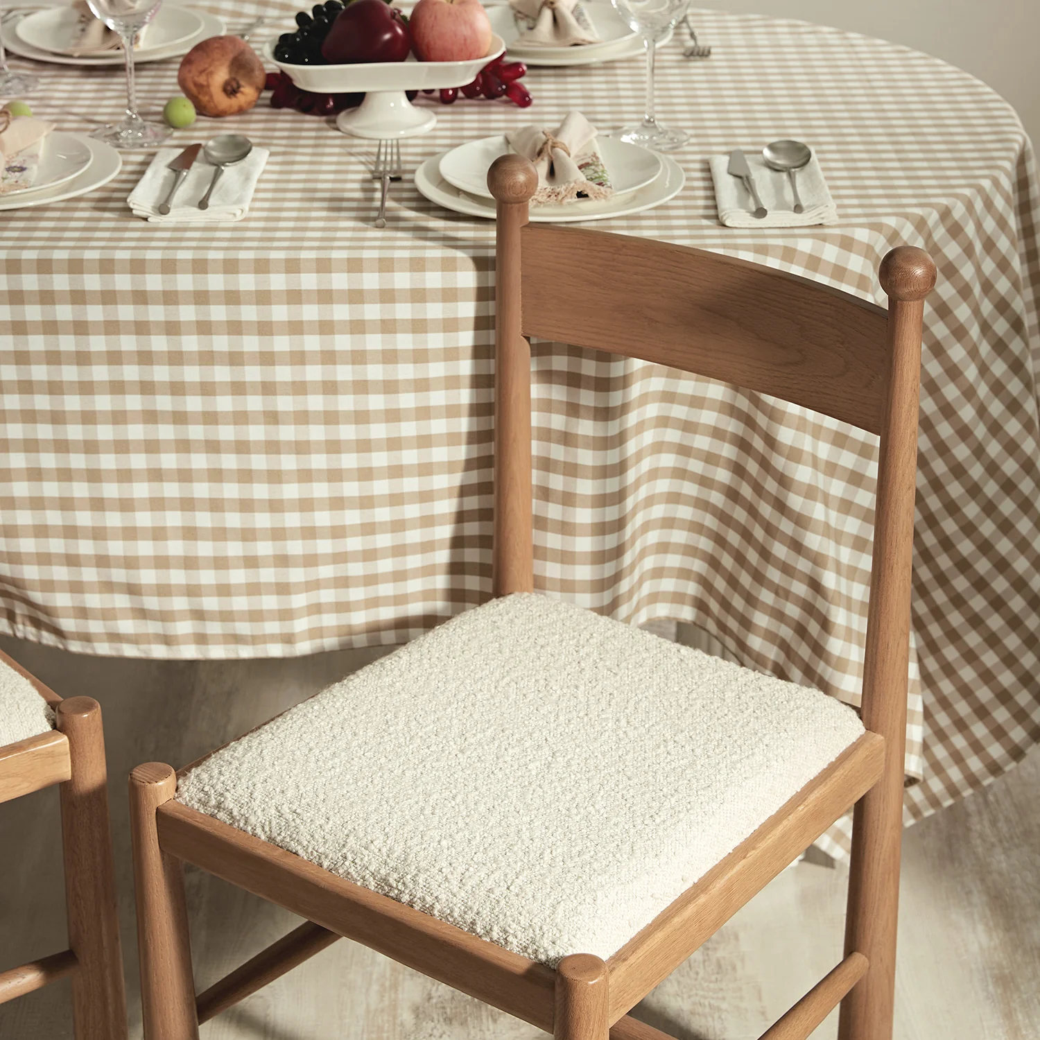 Tama Dining Chair, Ecru Boucle | Natural Oak Frame - Image 4